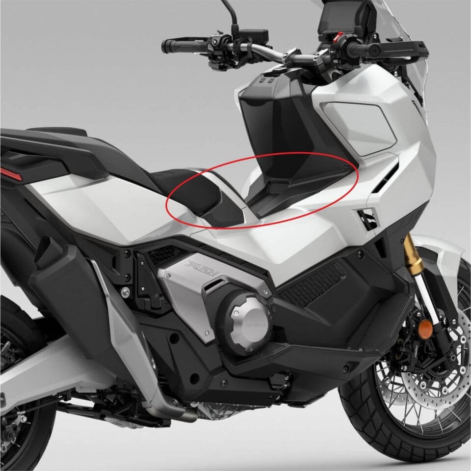 Honda X-ADV 750 Tankpad + Granaj Full Set - Gri (2024+) 1 - Tankpad+Yan