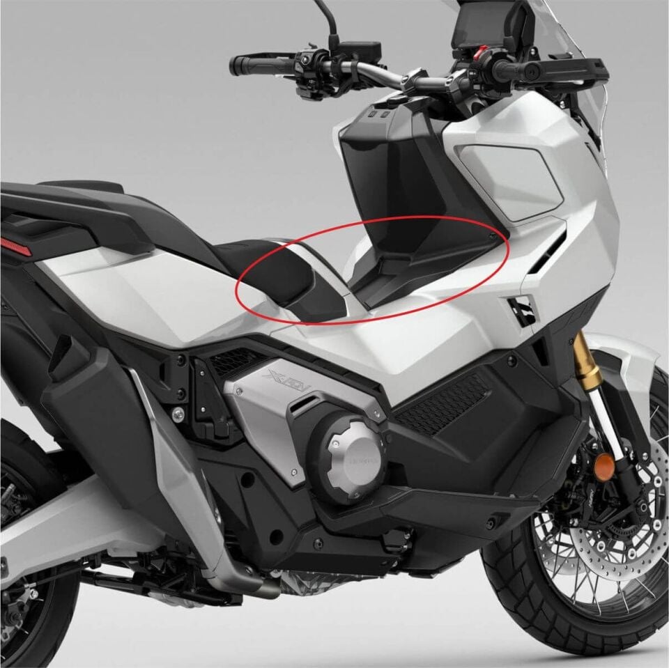 Honda X-ADV 750 Tankpad + Granaj Full Set - Kırmızı (2024+) 1 - Tankpad+Yan