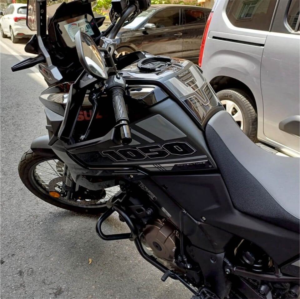 V-Strom 1050 DE Full Tankpad Set (Siyah&Gri)